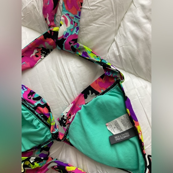 Kenneth Cole Multicolor Floral Bikini Top - Picture 7 of 8